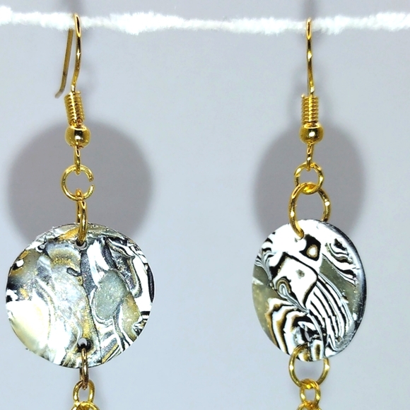 Clay earrings dangle red Iridescent red snakes, handmade light & hypoallergenic - Picture 3 of 4